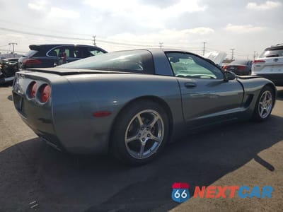 Trzecie zdjęcie samochodu z tyłu: 2004 CHEVROLET CORVETTE VIN:1G1YY22G745101071 - miniatura
