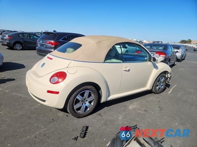 Trzecie zdjęcie samochodu z tyłu: 2006 VOLKSWAGEN NEW BEETLE CONVERTIBLE OPTION PACKAGE 1 VIN:3VWRG31Y06M320253 - miniatura