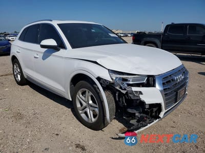 Czwarte zdjęcie samochodu z boku: 2019 AUDI Q5 PREMIUM VIN:WA1ANAFY3K2072174 - miniatura
