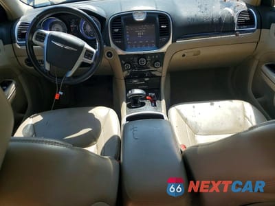 Zdjęcie 8 z 12 samochodu: 2014 CHRYSLER 300 VIN:2C3CCAAGXEH124323 - miniatura