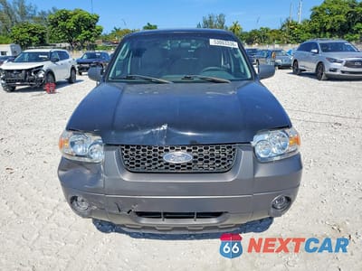 Piąte zdjęcie samochodu w środku: 2006 FORD ESCAPE XLT VIN:1FMCU03196KD48068 - miniatura