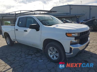 Czwarte zdjęcie samochodu z boku: 2019 CHEVROLET SILVERADO C1500 VIN:1GCRWAEF2KZ176684 - miniatura