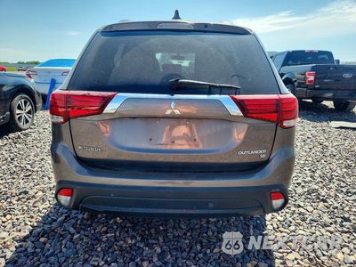 Zdjęcie 6 z 13 samochodu: 2017 MITSUBISHI OUTLANDER SE VIN:JA4AD3A37HZ053122 - miniatura