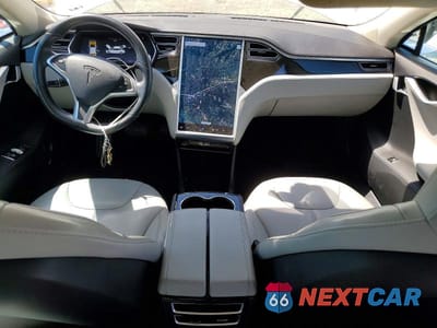 Zdjęcie 8 z 12 samochodu: 2014 TESLA MODEL S VIN:5YJSA1S16EFP49380 - miniatura