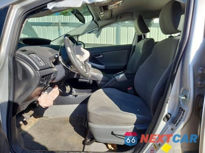 Zdjęcie 7 z 12 samochodu: 2015 TOYOTA PRIUS TWO VIN:JTDKN3DU0F1875901 - miniatura