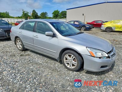 Czwarte zdjęcie samochodu z boku: 2007 HONDA ACCORD EX VIN:1HGCM56767A121589 - miniatura