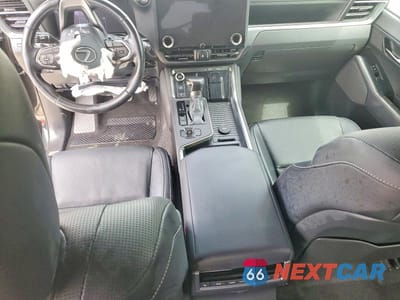 Zdjęcie 8 z 13 samochodu: 2025 LEXUS GX 550 LUXURY+ VIN:JTJVBCDX4S5052209 - miniatura