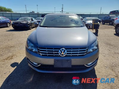 Piąte zdjęcie samochodu w środku: 2014 VOLKSWAGEN PASSAT SEL VIN:1VWCN7A38EC010178 - miniatura