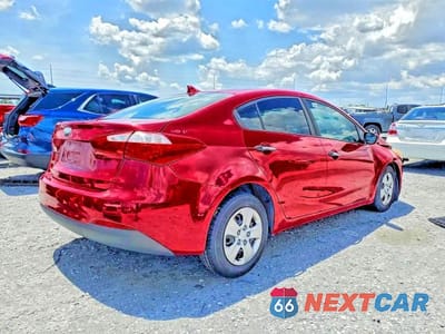 Trzecie zdjęcie samochodu z tyłu: 2016 KIA FORTE LX VIN:KNAFK4A66G5614009 - miniatura