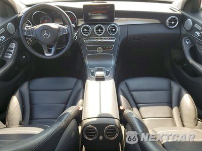 Zdjęcie 8 z 12 samochodu: 2015 MERCEDES-BENZ C 300 4MATIC VIN:55SWF4KB9FU096265 - miniatura