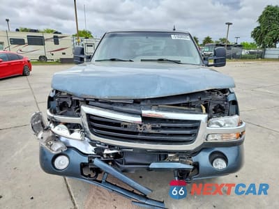 Piąte zdjęcie samochodu w środku: 2007 GMC SIERRA K2500 HEAVY DUTY VIN:1GTHK23DX7F162426 - miniatura