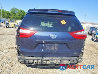 Zdjęcie 6 z 13 samochodu: 2018 TOYOTA SIENNA XLE 8-PASSENGER VIN:5TDYZ3DC0JS914357 - miniatura