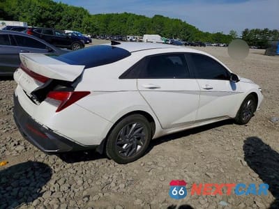 Trzecie zdjęcie samochodu z tyłu: 2024 HYUNDAI ELANTRA SEL VIN:KMHLM4DG7RU709025 - miniatura