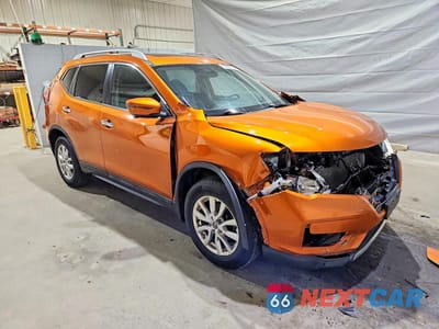 Czwarte zdjęcie samochodu z boku: 2018 NISSAN ROGUE SV VIN:5N1AT2MV9JC758203 - miniatura