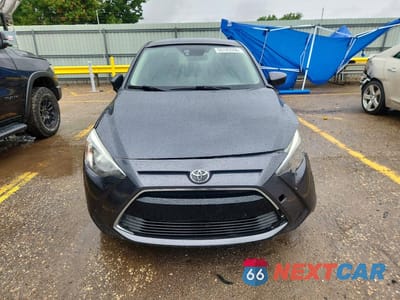 Piąte zdjęcie samochodu w środku: 2018 TOYOTA YARIS IA BASE VIN:3MYDLBYV6JY323174 - miniatura