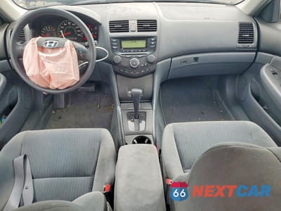 Zdjęcie 8 z 12 samochodu: 2005 HONDA ACCORD LX VIN:1HGCM56475A141580 - miniatura