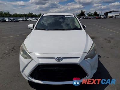 Piąte zdjęcie samochodu w środku: 2018 TOYOTA YARIS IA BASE VIN:3MYDLBYV5JY317141 - miniatura