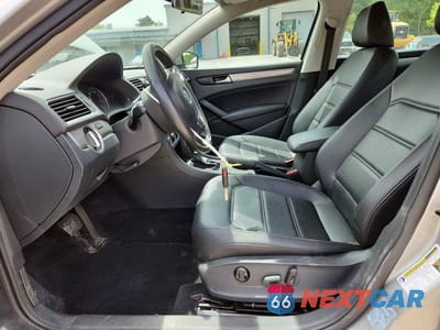 Zdjęcie 7 z 13 samochodu: 2014 VOLKSWAGEN PASSAT S VIN:1VWAT7A33EC097792 - miniatura