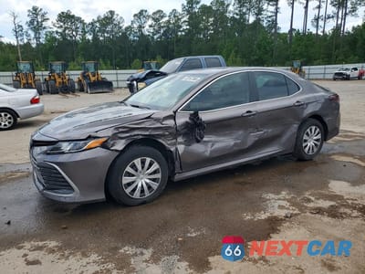 2024 TOYOTA CAMRY LE 4T1C31AK0RU629236 - główne zdjęcie licytacji z USA - miniatura