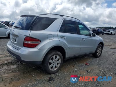 Trzecie zdjęcie samochodu z tyłu: 2006 MERCEDES-BENZ ML 350 VIN:4JGBB86E56A009537 - miniatura
