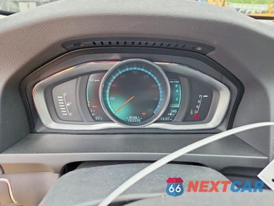 Zdjęcie 9 z 12 samochodu: 2016 VOLVO S60 PLATINUM VIN:LYV612TM1GB107718 - miniatura