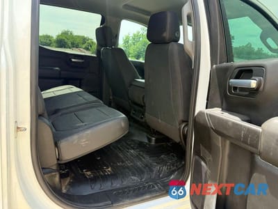 Zdjęcie 6 z 10 samochodu: 2021 CHEVROLET SILVERADO K1500 VIN:3GCUYAEF0MG242818 - miniatura