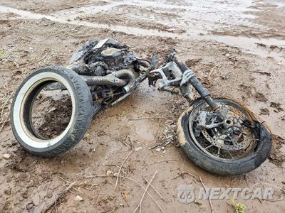 Trzecie zdjęcie samochodu z tyłu: 2024 DUCATI PANIGALE VIN:ZDMDAGWW4RB008983 - miniatura