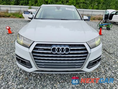Piąte zdjęcie samochodu w środku: 2017 AUDI Q7 PREMIUM PLUS VIN:WA1LAAF72HD008135 - miniatura