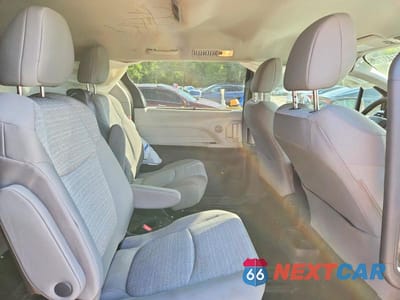 Zdjęcie 11 z 13 samochodu: 2023 TOYOTA SIENNA LE VIN:5TDKSKFC8PS079280 - miniatura