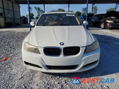 Piąte zdjęcie samochodu w środku: 2011 BMW 328 I VIN:WBAPH7C57BE850461 - miniatura