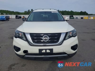 Piąte zdjęcie samochodu w środku: 2018 NISSAN PATHFINDER S VIN:5N1DR2MM4JC679055 - miniatura