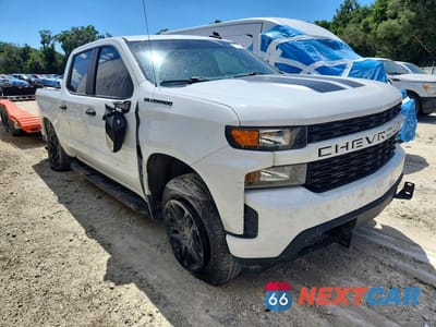 Czwarte zdjęcie samochodu z boku: 2021 CHEVROLET SILVERADO C1500 CUSTOM VIN:1GCPWBEKXMZ239527 - miniatura