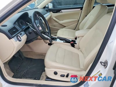 Zdjęcie 7 z 12 samochodu: 2013 VOLKSWAGEN PASSAT SE VIN:1VWBP7A34DC090079 - miniatura