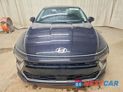Piąte zdjęcie samochodu w środku: 2026 HYUNDAI SONATA HYBRID BLUE VIN:KMHL24JJXTA160631 - miniatura