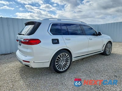 Trzecie zdjęcie samochodu z tyłu: 2019 BMW X7 XDRIVE50I VIN:5UXCX4C55KLS36196 - miniatura