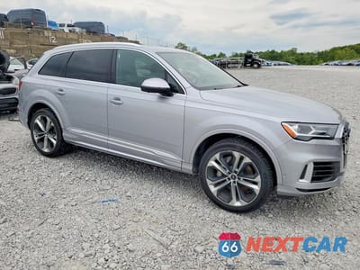 Czwarte zdjęcie samochodu z boku: 2021 AUDI Q7 PREMIUM PLUS VIN:WA1LXAF73MD027785 - miniatura