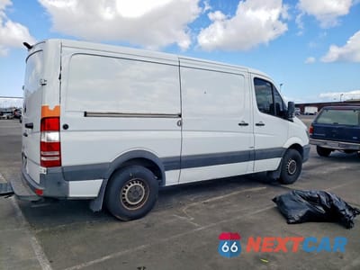 Trzecie zdjęcie samochodu z tyłu: 2015 MERCEDES-BENZ SPRINTER 2500 VIN:WD3PE7DCXF5981098 - miniatura