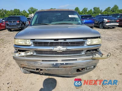 Piąte zdjęcie samochodu w środku: 2002 CHEVROLET SUBURBAN C1500 VIN:1GNEC16Z92J192239 - miniatura
