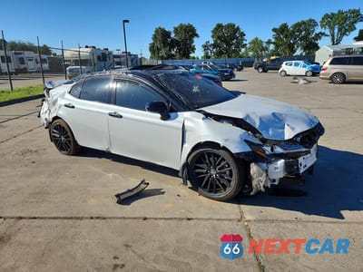 Czwarte zdjęcie samochodu z boku: 2024 TOYOTA CAMRY XSE VIN:4T1K31AK4RU074142 - miniatura