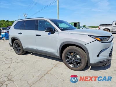 Czwarte zdjęcie samochodu z boku: 2026 TOYOTA GRAND HIGHLANDER HYBRID NIGHTSHADE VIN:5TDACAB54TS092967 - miniatura