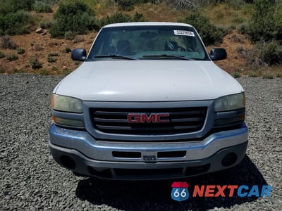 Piąte zdjęcie samochodu w środku: 2005 GMC NEW SIERRA C1500 VIN:1GTEC14V75Z258768 - miniatura