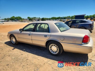 Drugie zdjęcie samochodu z przodu: 1998 FORD CROWN VICTORIA LX VIN:2FAFP74W5WX179374 - miniatura