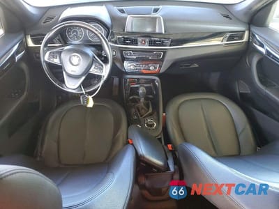 Zdjęcie 8 z 12 samochodu: 2016 BMW X1 XDRIVE28I VIN:WBXHT3C30G5E56309 - miniatura
