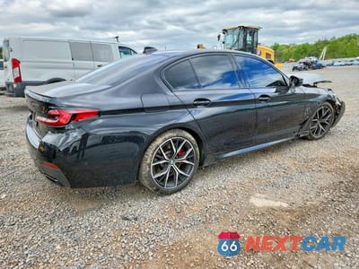 Trzecie zdjęcie samochodu z tyłu: 2021 BMW M550XI VIN:WBA13BK05MCG72869 - miniatura