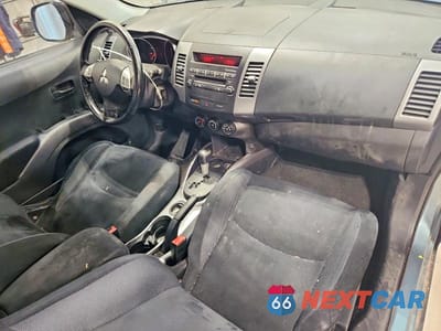 Zdjęcie 8 z 13 samochodu: 2007 MITSUBISHI OUTLANDER ES VIN:JA4MS31X77Z011862 - miniatura