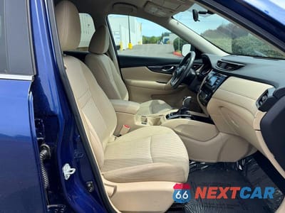 Piąte zdjęcie samochodu w środku: 2017 NISSAN ROGUE HYBRID SV VIN:5N1ET2MV3HC813398 - miniatura