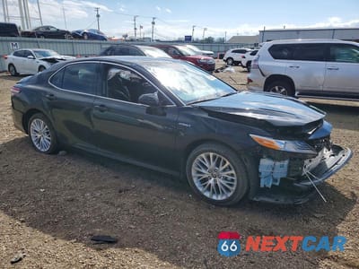 Czwarte zdjęcie samochodu z boku: 2020 TOYOTA CAMRY XLE VIN:4T1F31AK0LU540867 - miniatura