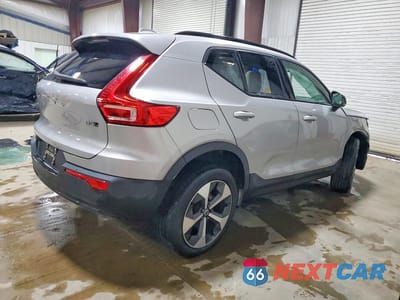 Trzecie zdjęcie samochodu z tyłu: 2023 VOLVO XC40 PLUS VIN:YV4L12UW8P2911760 - miniatura