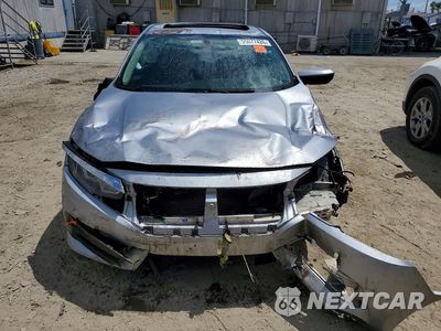 Piąte zdjęcie samochodu w środku: 2017 HONDA CIVIC EX VIN:19XFC2F71HE228013 - miniatura