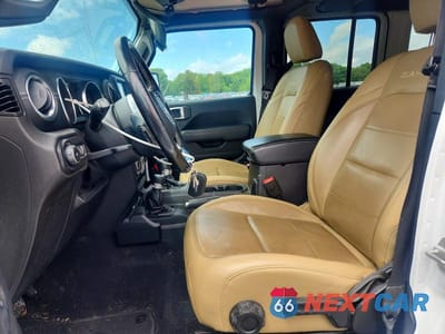 Zdjęcie 7 z 13 samochodu: 2019 JEEP WRANGLER UNLIMITED SAHARA VIN:1C4HJXENXKW520963 - miniatura